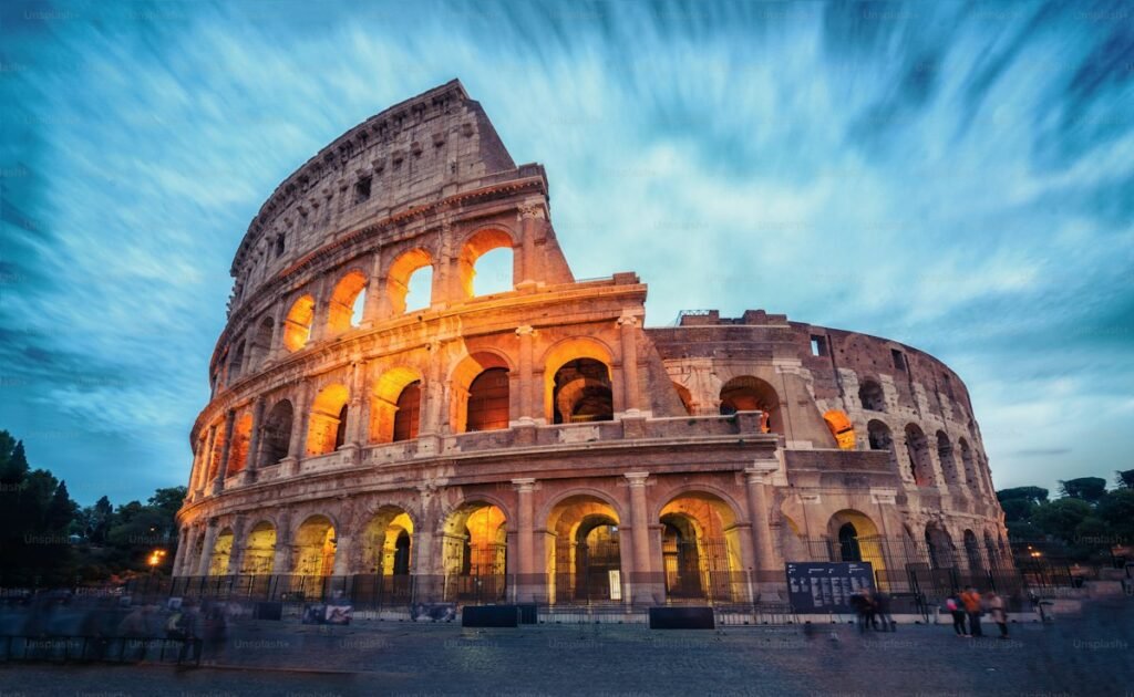 3-Day Highlights of Rome - The Colosseum illuminated at night