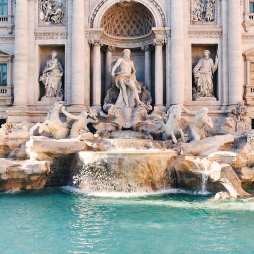 4-Day Rome City Break - Water fountain in Rome piazza