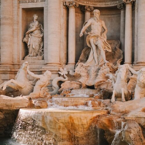 4-Day Rome City Break - Fountain with statues in Rome