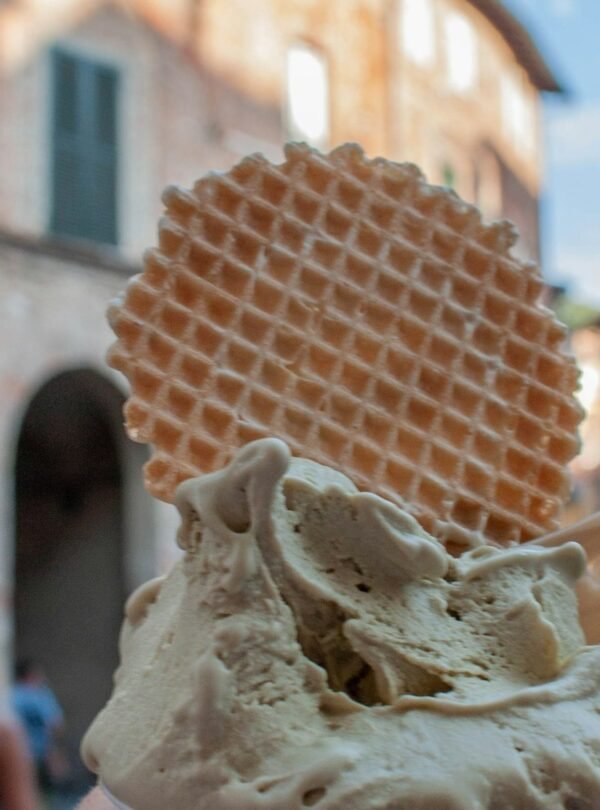 Coffee, Gelato & Sweet Treats Walk - Waffle cone gelato in Rome