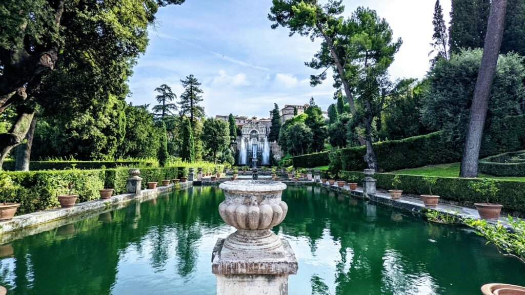 Tivoli: Villa d’Este & Hadrian’s Villa Tour - Villa d'Este gardens and pond