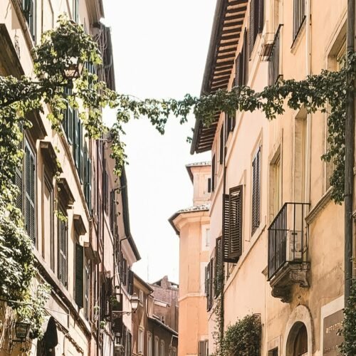 Trastevere Evening Food Experience - Pathway between historic Roman houses